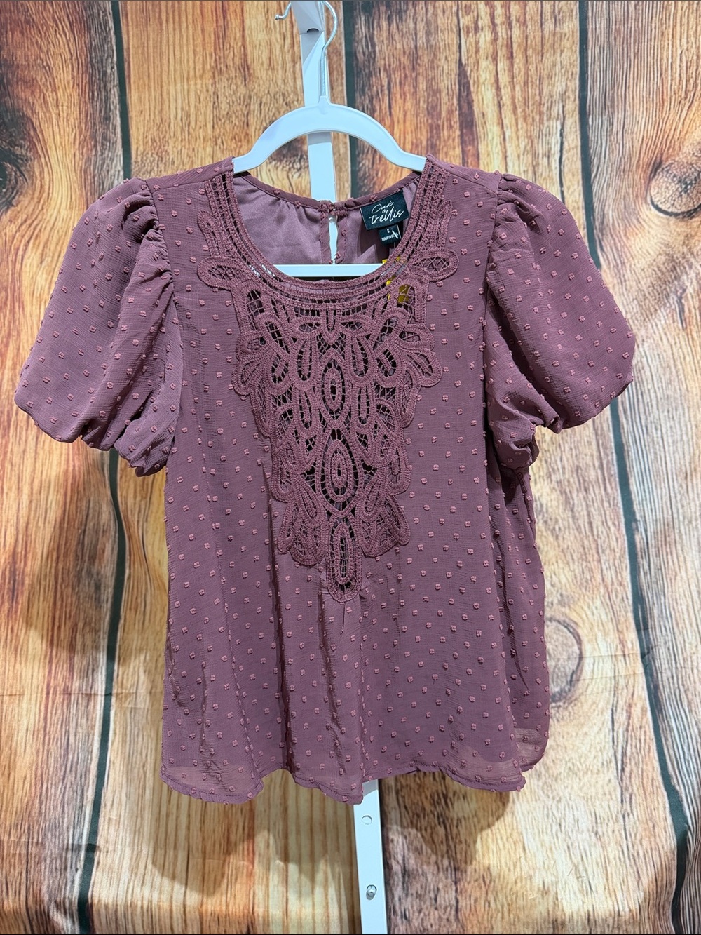 🚨(4/$10) Oak & Trellis Crochet Lace Front Blouse Size S